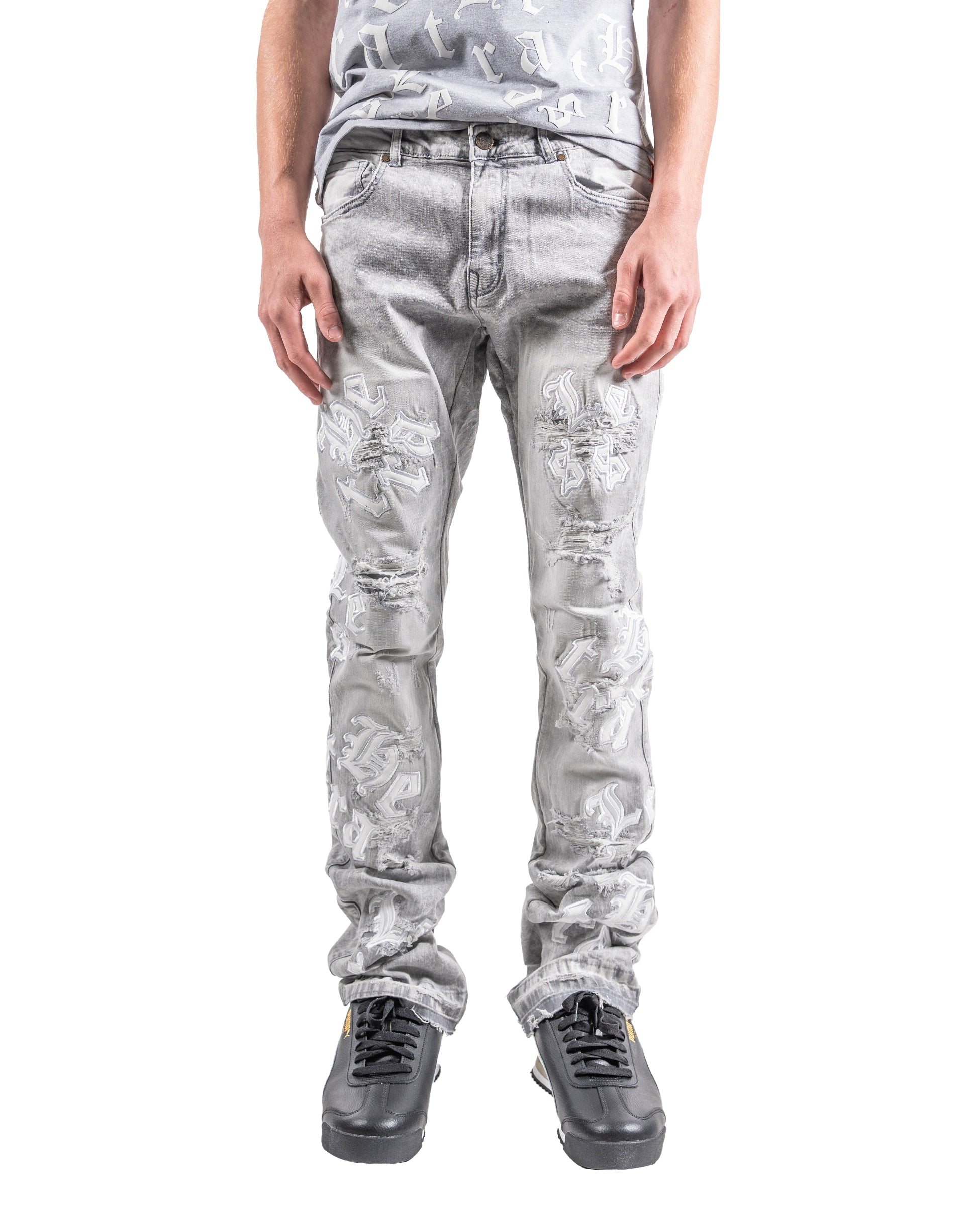 Letter Patch Flare Slim in Light Grey