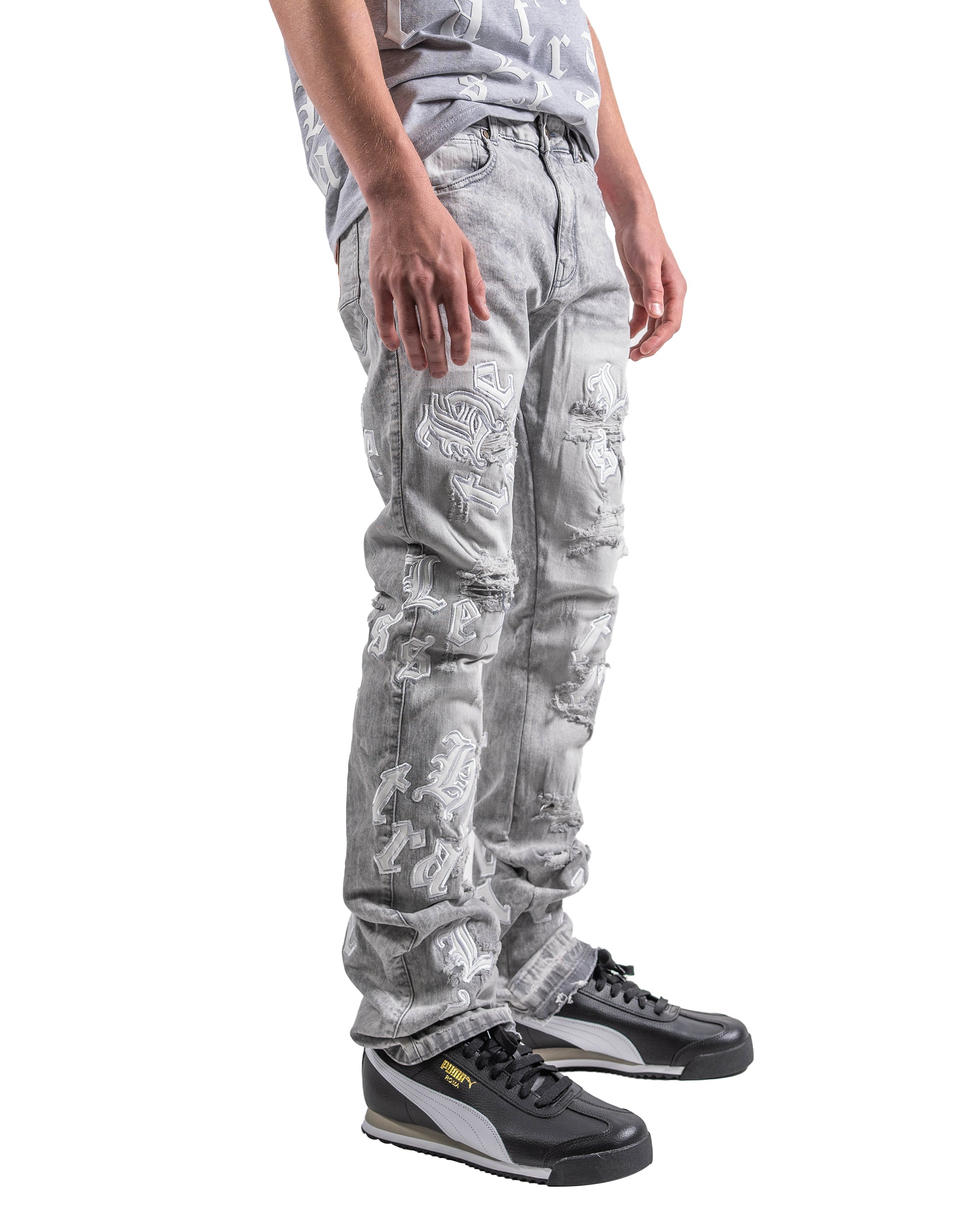 Letter Patch Flare Slim in Light Grey